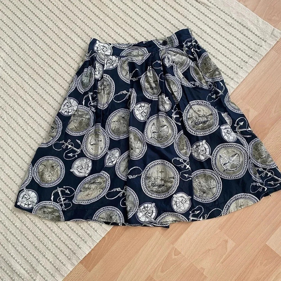 Vintage - Pure Silk Nautical Themed Oversized Shorts Dark Blue - Picture 1 of 15